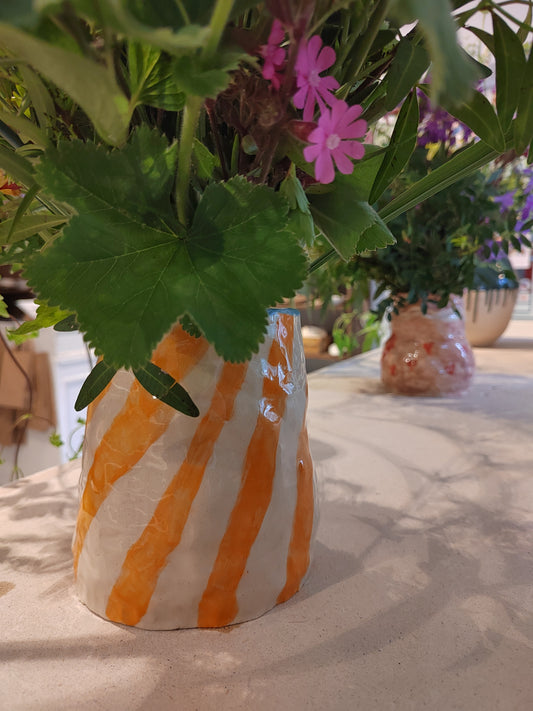 Kukka-asetelma ja uniikit kukkasiilit savesta 12.3. & 2.4.