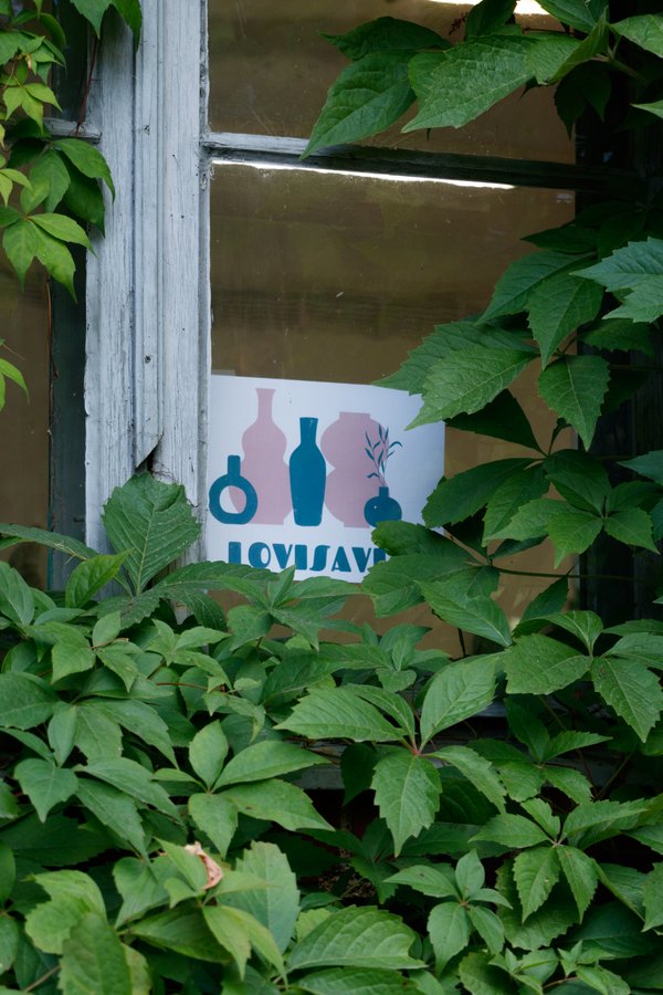 LoviSavi pottery studio & shop logo